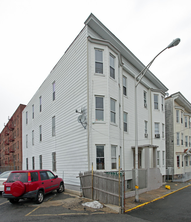 73 Caroline Pl in Yonkers, NY - Building Photo - Building Photo