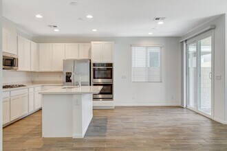 958 Ferodale Ave in North Las Vegas, NV - Building Photo - Building Photo