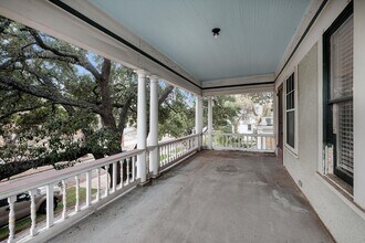 121 W Woodlawn Ave in San Antonio, TX - Building Photo - Building Photo