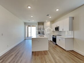 677 Crimson Flare Ct in Henderson, NV - Foto de edificio - Building Photo