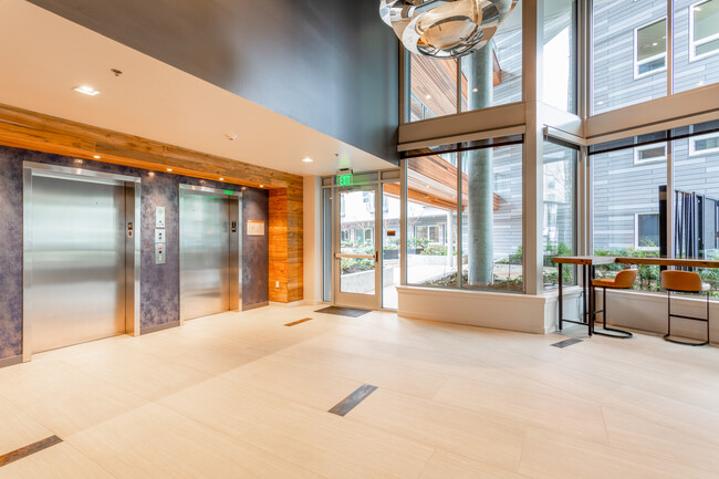 The LeeAnn in Seattle, WA - Building Photo - Interior Photo