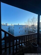 1056 Cambridge St in Cambridge, MA - Foto de edificio - Building Photo