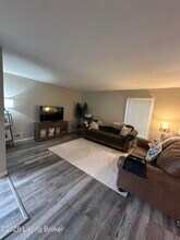 5209 Fisherman Ct in Louisville, KY - Building Photo - Building Photo