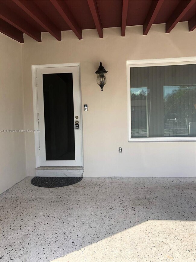 410 NW 44th Ave in Miami, FL - Building Photo - Building Photo