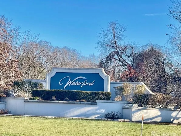 322 Waterford Dr in Edison, NJ - Building Photo - Building Photo
