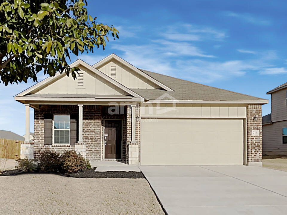716 Morgans Ml in New Braunfels, TX - Building Photo