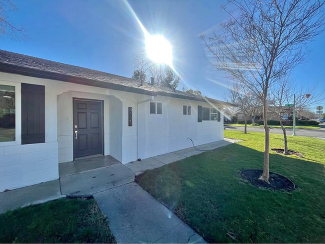 4121 Lotus Ave in Sacramento, CA - Building Photo - Building Photo