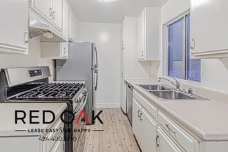 11817 Victory Blvd in Los Angeles, CA - Building Photo - Building Photo
