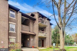 18401 Guildberry Dr, Unit 104 in Gaithersburg, MD - Building Photo