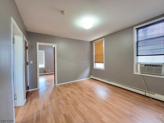 6 6th St in Harrison, NJ - Building Photo - Building Photo