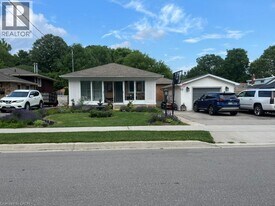 235 Fearnwood St in Cambridge, ON - Building Photo