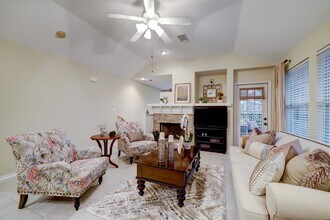 10 Stone Creek Pl in Spring, TX - Building Photo - Building Photo