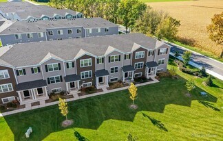 2484 Alison Ave in Pingree Grove, IL - Building Photo