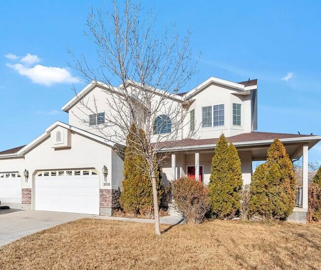 property at 2818 Silver Fox Ln