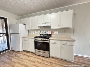 2205 Goldbrier Ln in Memphis, TN - Foto de edificio - Building Photo