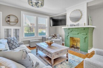 801 E North St in Greenville, SC - Building Photo - Building Photo