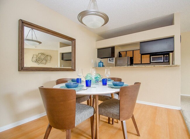 Rock Peak on Sunset Apartments in Longmont, CO - Foto de edificio - Building Photo