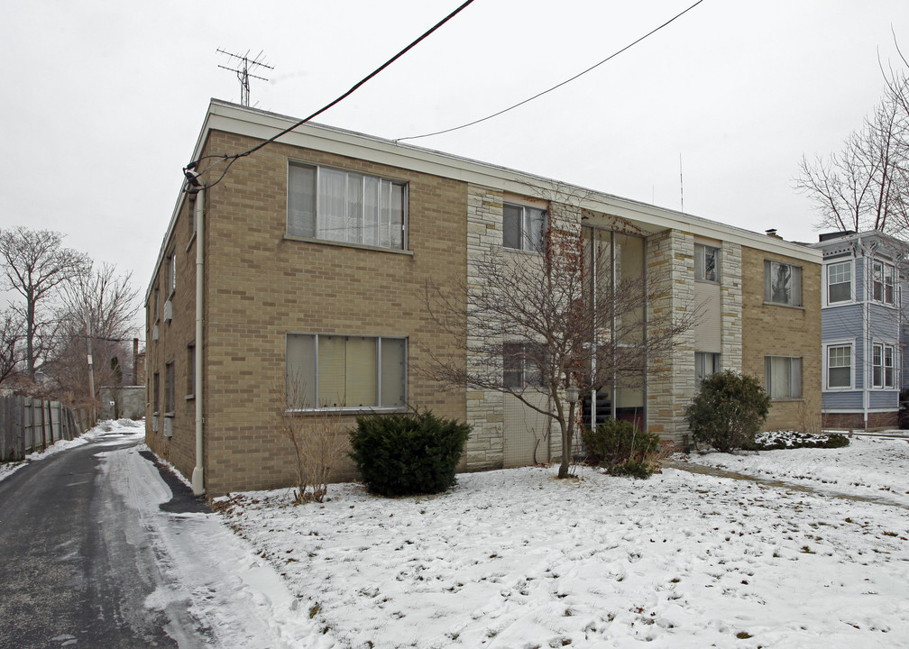 Allendale Apartments in Kenosha, WI - Building Photo