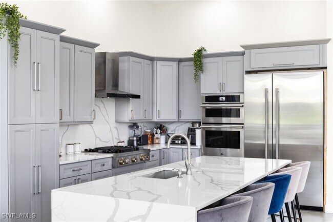 12083 Mahogany Isle Ln in Ft. Myers, FL - Building Photo - Building Photo