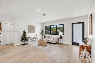 5933 SW 61st Ave in South Miami, FL - Building Photo - Building Photo