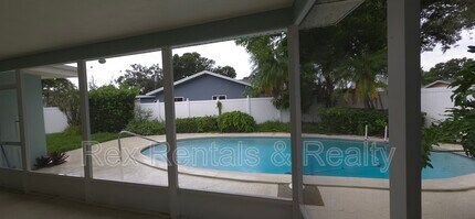 3184 62nd Way N in St. Petersburg, FL - Building Photo - Building Photo