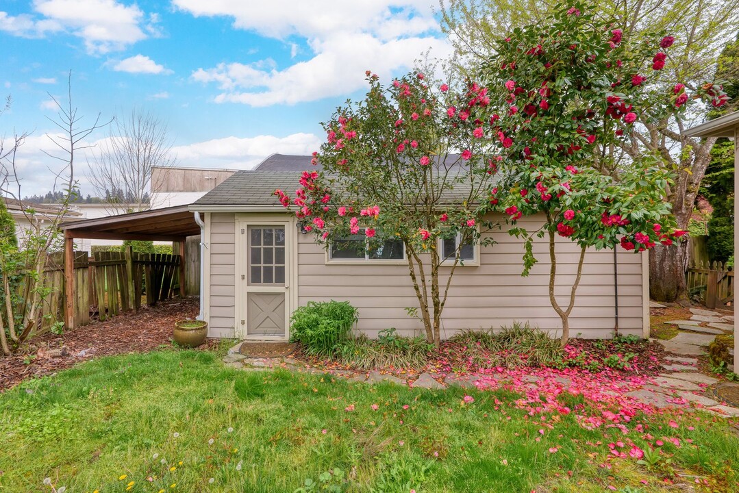1741 8th Ave in West Linn, OR - Building Photo