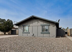 5650 S 46th Pl in Phoenix, AZ - Building Photo