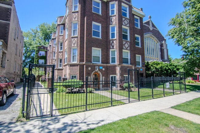 property at 7610 S Saginaw Ave