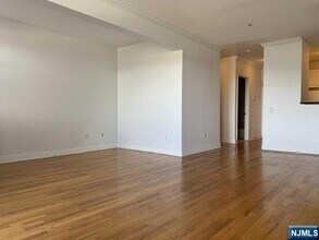 1100 River in Edgewater, NJ - Building Photo - Building Photo