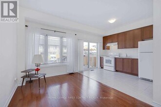 12 Deneb St in Barrie, ON - Building Photo - Building Photo