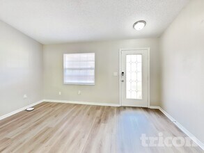 13415 Twin Lake Ave in Spring Hill, FL - Foto de edificio - Building Photo