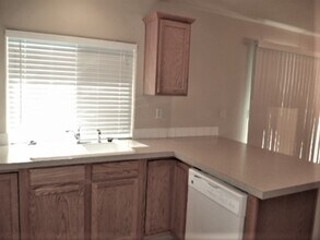 8263 W Orbit Dr in Boise, ID - Foto de edificio - Building Photo