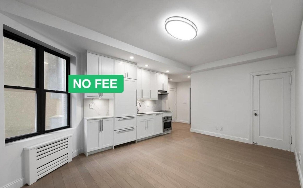 915 W End Ave-Unit -404 in New York, NY - Building Photo