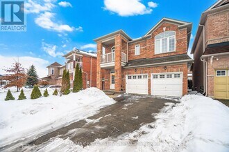 5 Streamline Dr in Brampton, ON - Building Photo - Building Photo