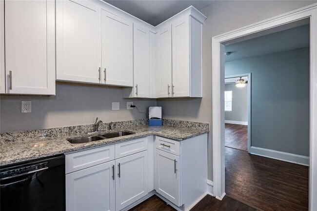 1095 Deckner Ave SW in Atlanta, GA - Building Photo - Building Photo