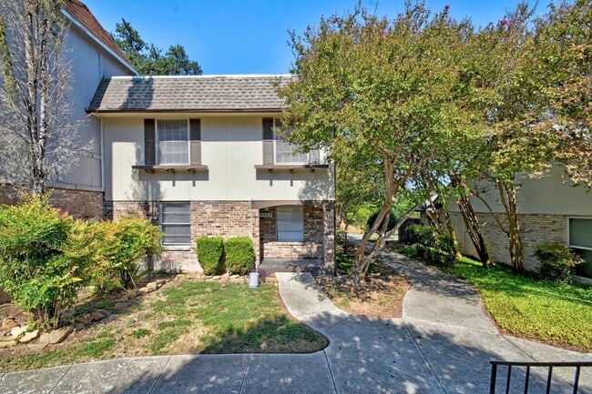 5423 Callaghan in San Antonio, TX - Building Photo - Building Photo