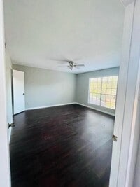 4444 Victory Dr photo'