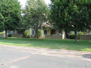 1703 Fairway Dr in Hudson, WI - Building Photo - Building Photo