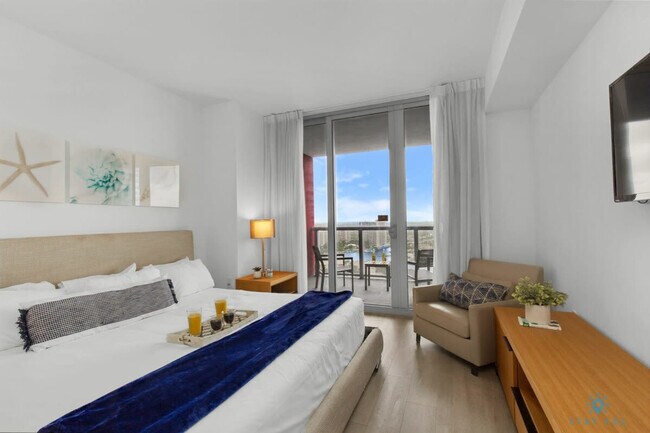 2602 E Hallandale Beach Blvd in Hallandale Beach, FL - Building Photo - Building Photo