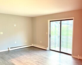 225 Concord Ln in Middletown, NY - Building Photo - Building Photo