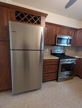 22 Gaines St, Unit First Floor in Huntington, NY - Foto de edificio - Building Photo