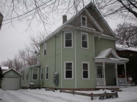 106 Loomis St in Burlington, VT - Building Photo