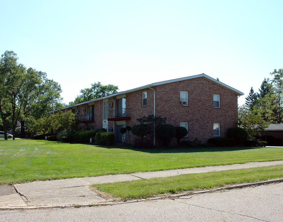 480 Forsythe Ave in Girard, OH - Building Photo