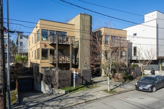 4217 Fremont Ave. North in Seattle, WA - Foto de edificio - Building Photo
