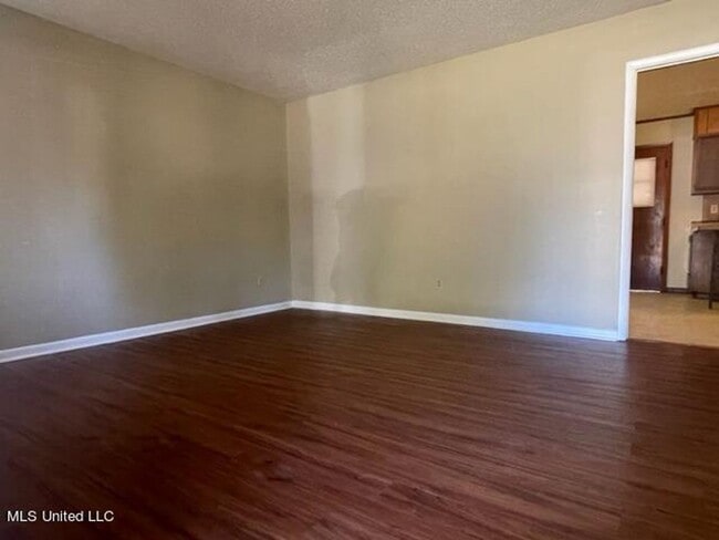 513 W Tracy St in Gulfport, MS - Building Photo - Building Photo
