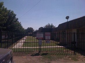 The Albany Apartments in Delano, CA - Building Photo - Building Photo