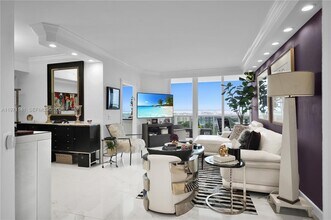 4775 Collins Ave in Miami Beach, FL - Building Photo - Building Photo