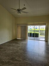 6330 Green Oaks Cir in Bradenton, FL - Building Photo - Building Photo
