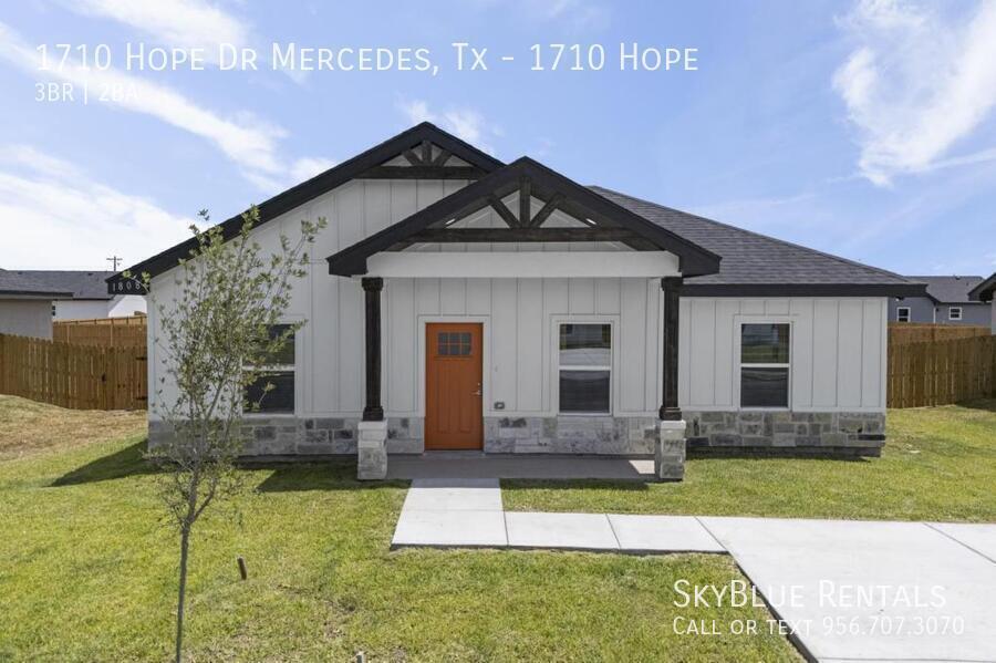 1710 Hope Dr in Mercedes, TX - Building Photo