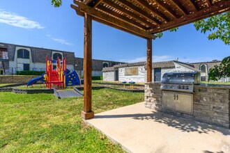 3101 E Park Row Dr in Arlington, TX - Building Photo - Building Photo